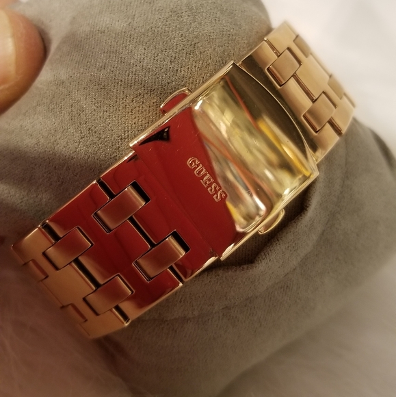 WATCH - Picture 6 of 7